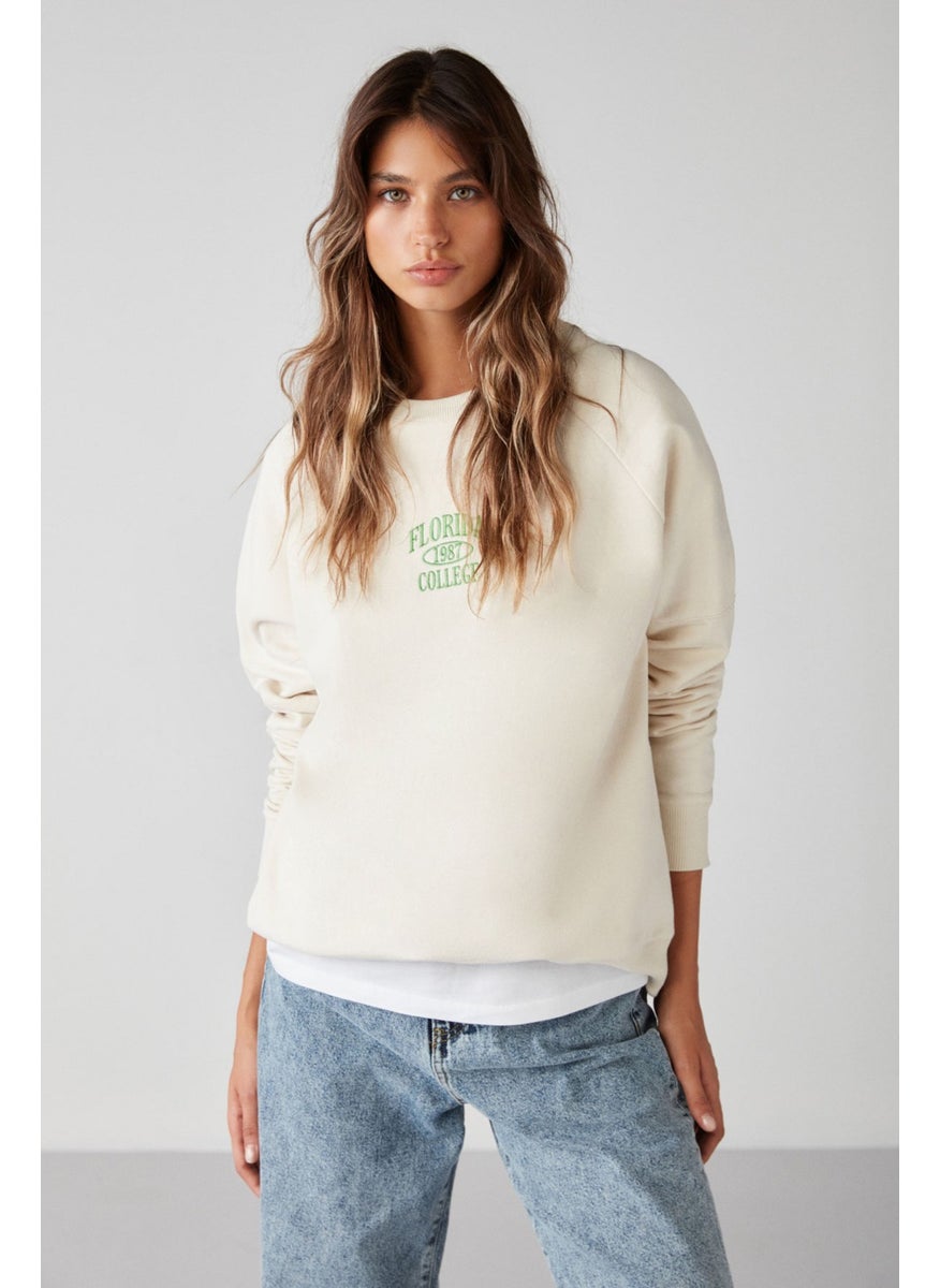 Adrielle Relaxed Fit Embroidery Printed Knitted Crew Neck Ecru Sweatshirt