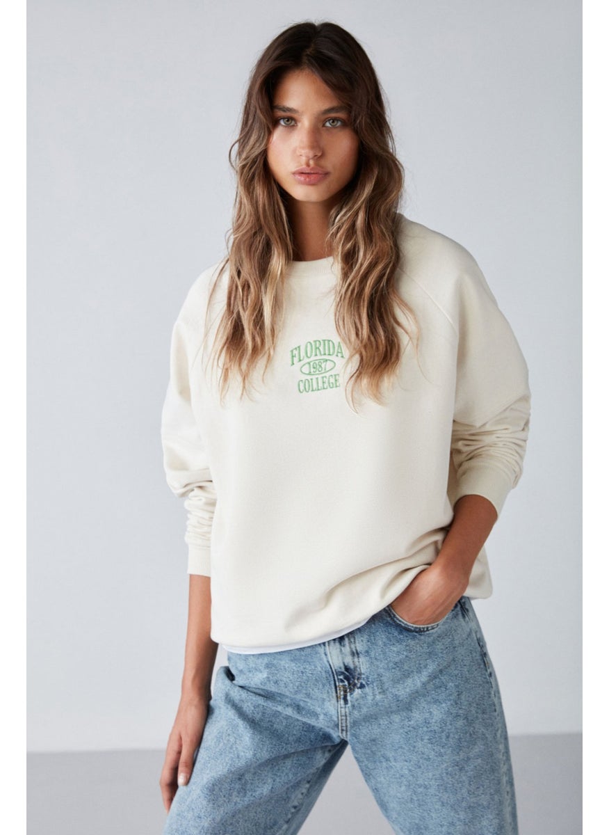 Adrielle Relaxed Fit Embroidery Printed Knitted Crew Neck Ecru Sweatshirt