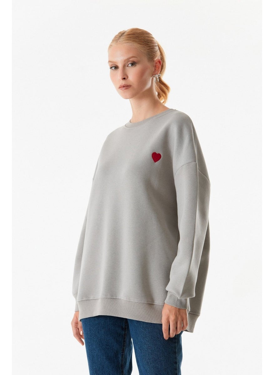 Heart Embroidered Crew Neck Oversize Sweatshirt