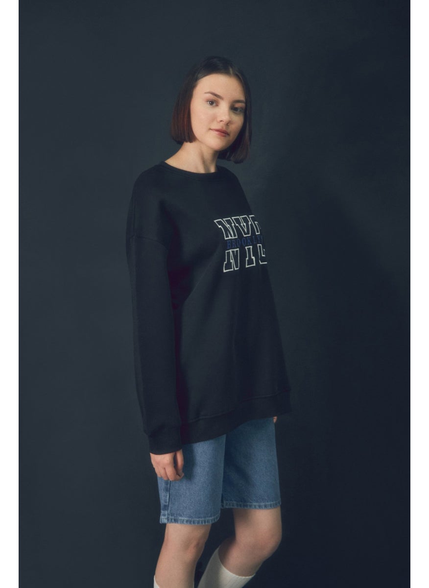 Crew Neck Sweatshirt with Text Embroidery