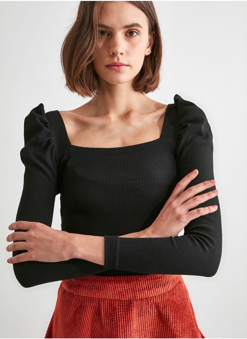 Puff Shoulder Top