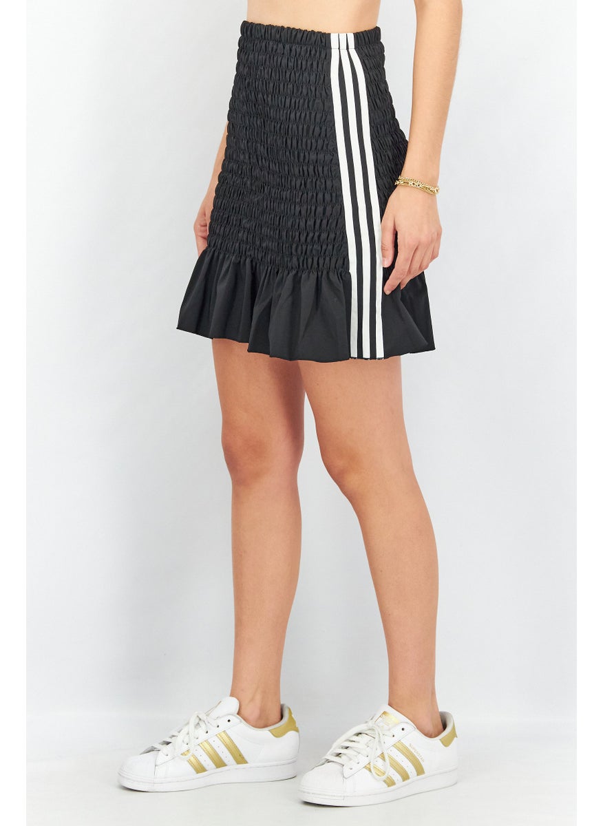 Women Sportswear Fit Smocked Mini Skirt, Black/White