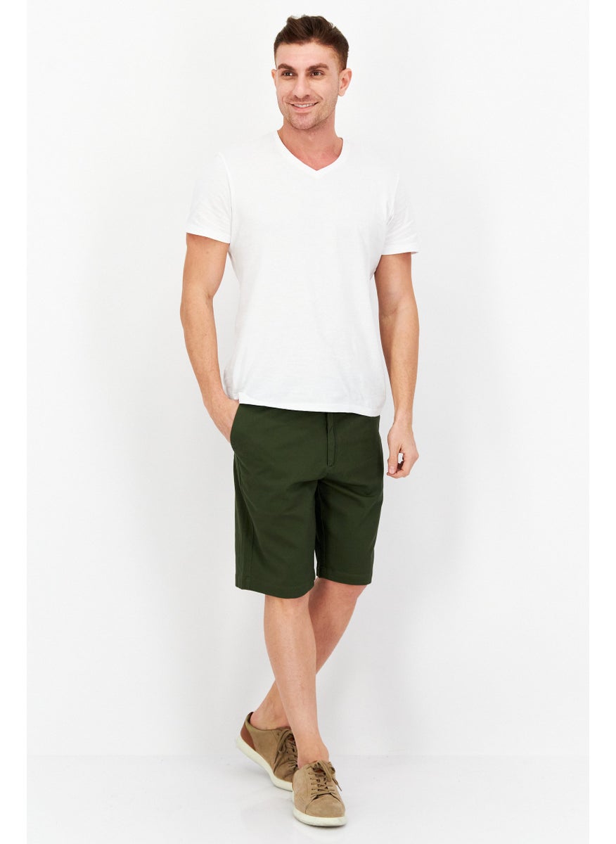 Men Solid Basic Shorts, Green