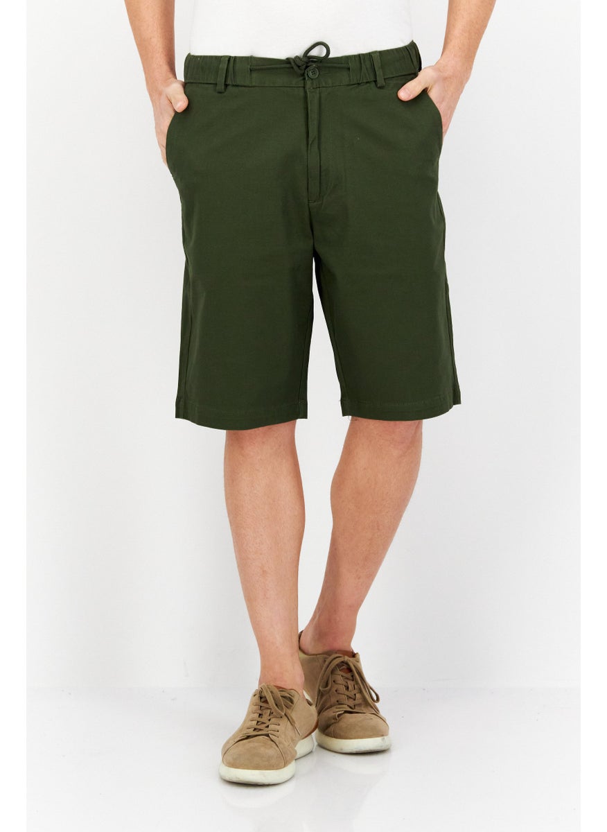 Men Solid Basic Shorts, Green