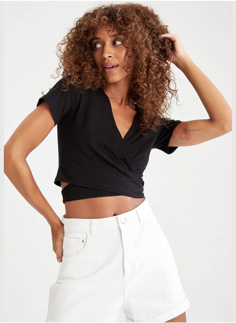 Short Sleeve Front Tie Cropped Top