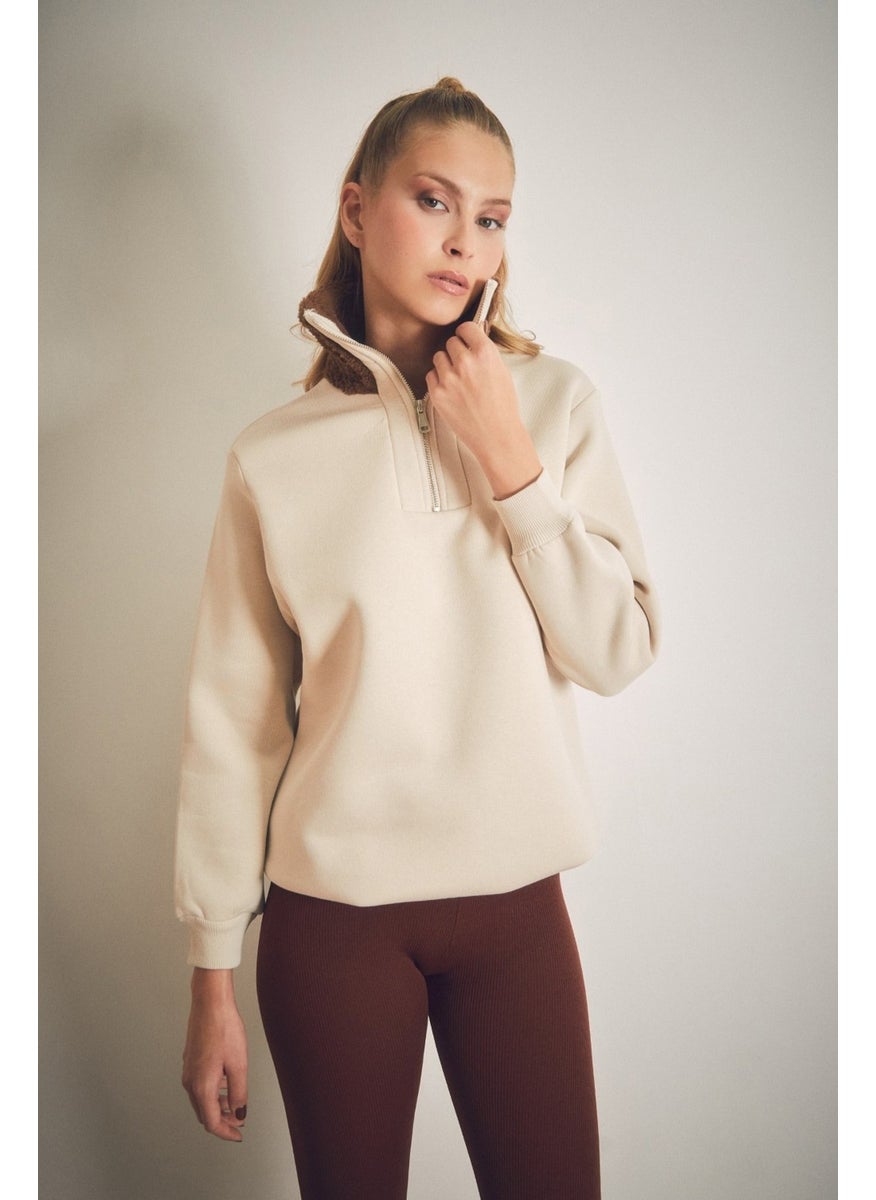 Basic Sweatshirt with Plush Collar and Waist Stopper