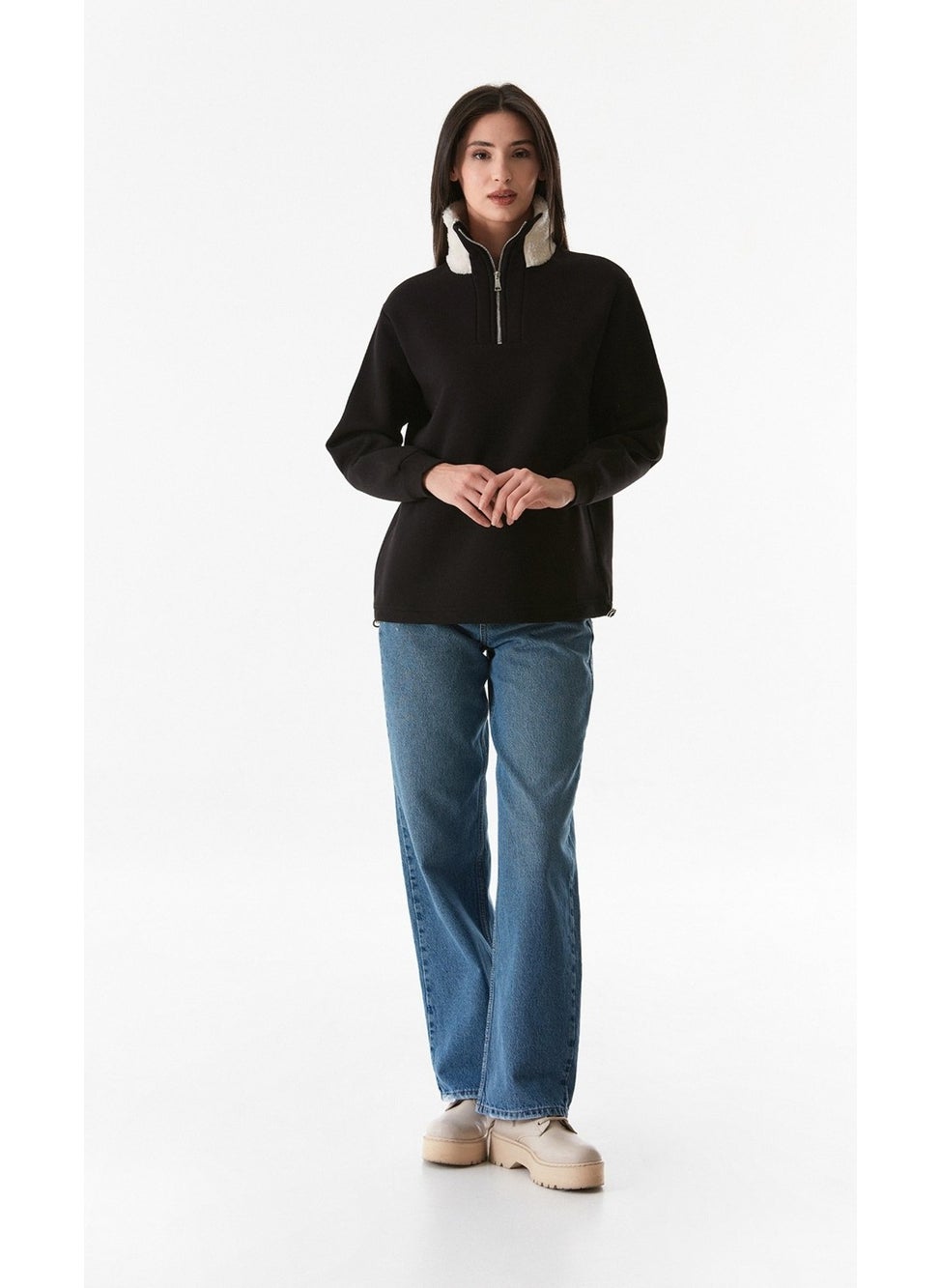 Basic Sweatshirt with Plush Collar and Waist Stopper