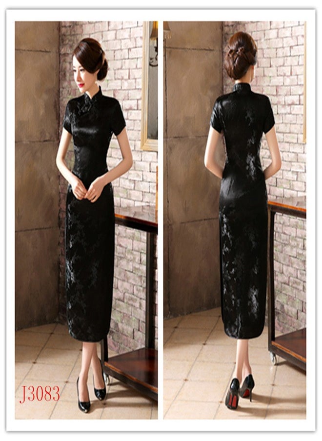 A Plum Blossom Short Sleeved Long Skirt Black