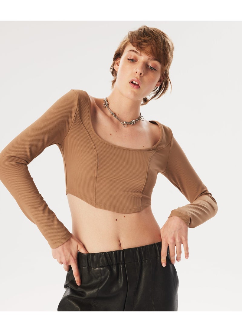 Long Sleeve Crop T-Shirt