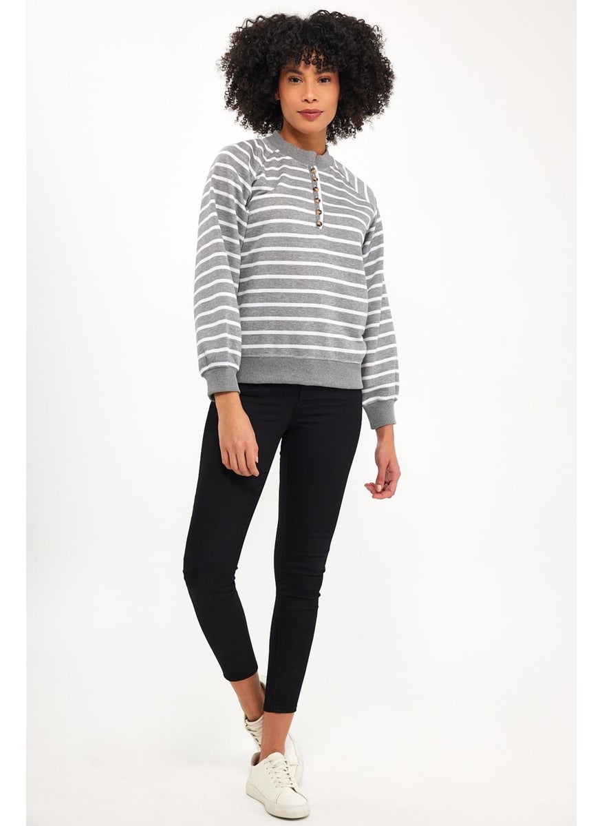 Buttoned Raglan Sleeve Sweatshirt (B23-00164)