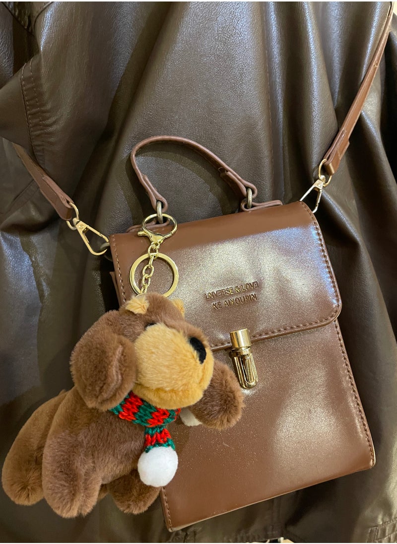 The cute puppy pendant, with a scarf, creates a strong Christmas atmosphere and is very suitable as a gift for relatives, lovers, and friends. Suitable for hanging on bags, cars, key chains, etc.