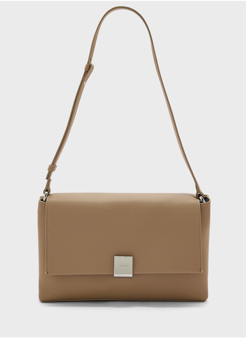 Plaque Medium Crossbody