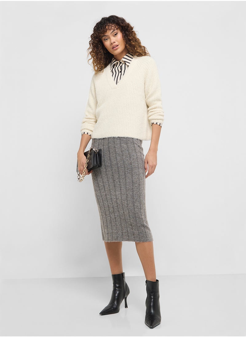 V-Neck Pullover
