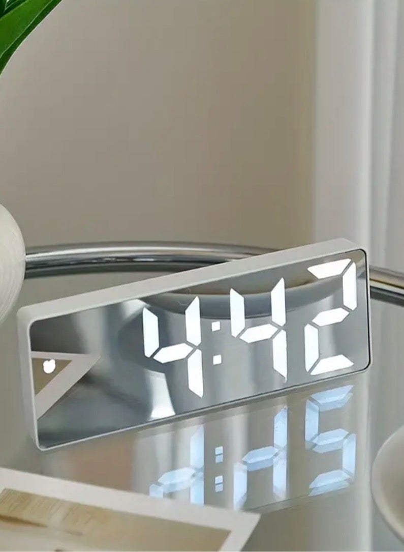 Modern 3D LED Digital Clock for Bedroom - USB Powered, Sleek Home Decor