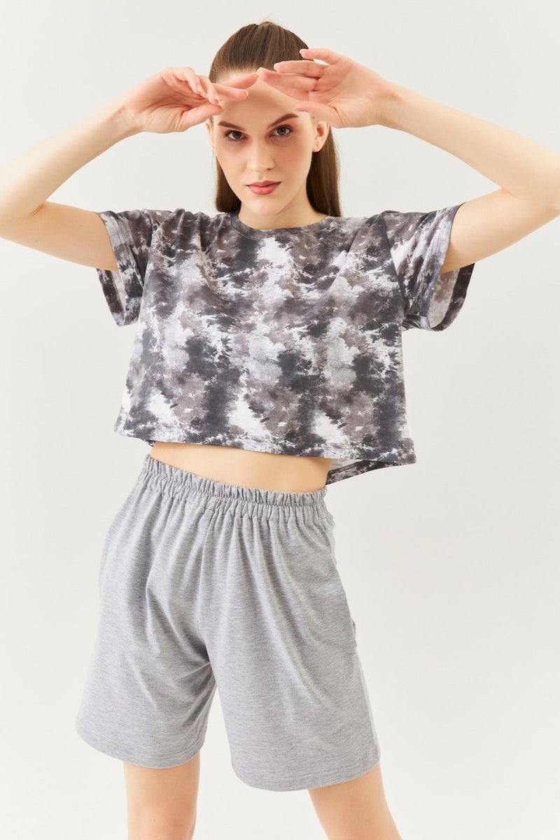 Batik Gray Oversize Comfortable Cotton Combed Crew Neck Short Sleeve Basic Crop T-Shirt