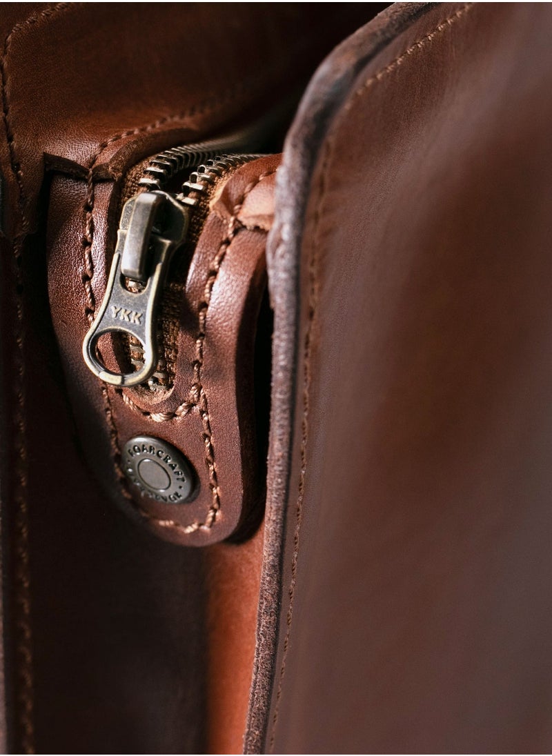 Leather Briefcase – Full-Grain Calfskin, MacBook-Compatible, Sleek Design