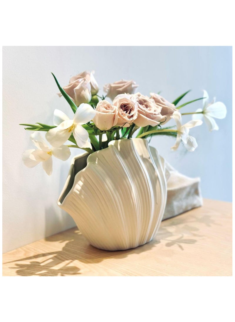 Shell Vase White, Shell Shaped Vase, Ceramic Art Vase, Minimalist Creative Plain-Fired Vases, Flower Vases for Modern Home Decor, Pampas Grass Vases for Table, Centerpiece Decor, Model B Small Size