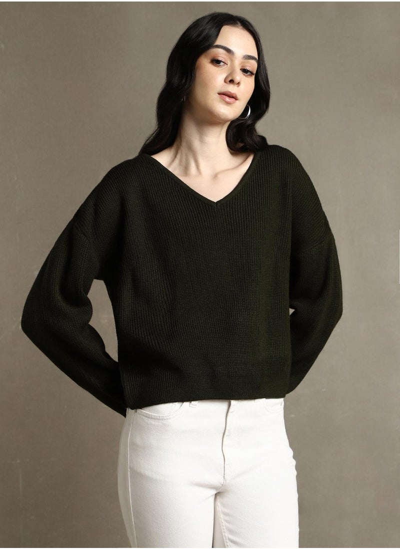 Women's Olive 100% Acrylic Solid Regular Fit Sweater