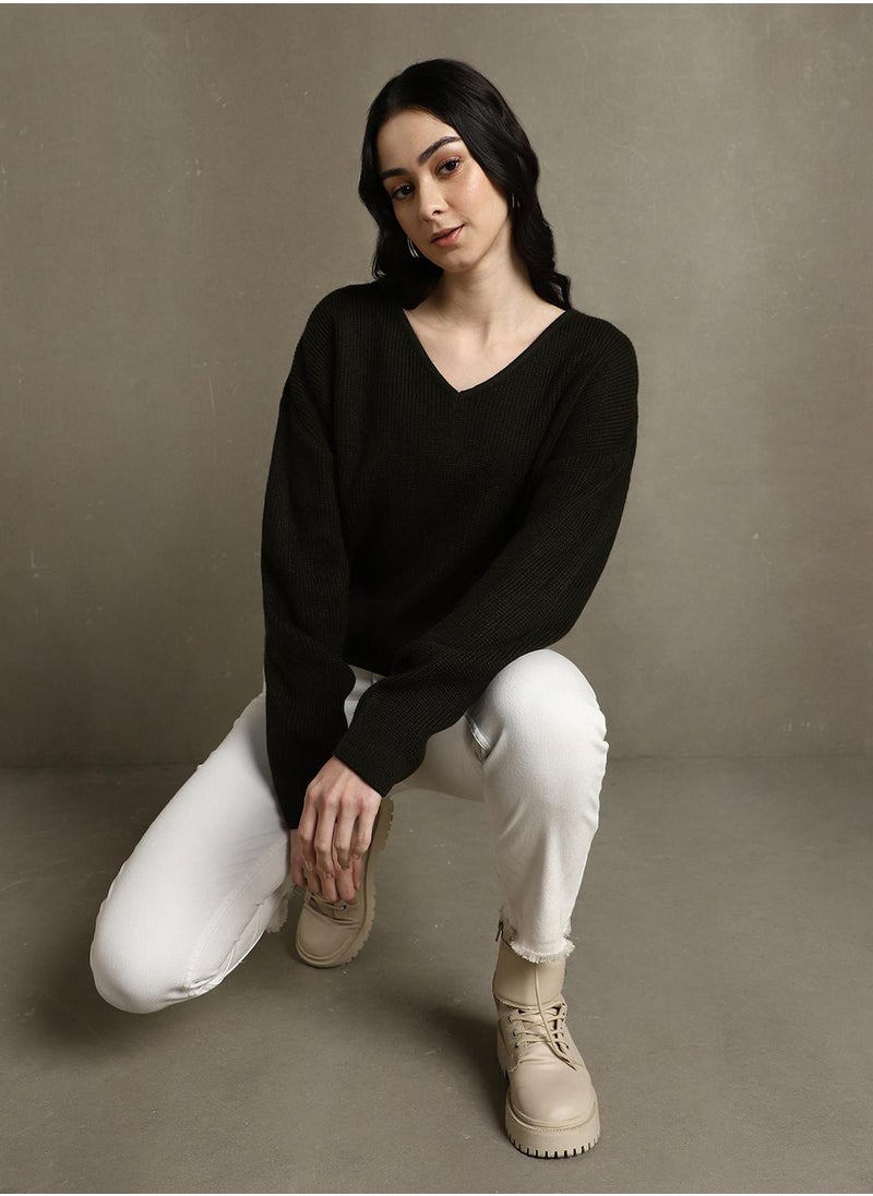 Women's Olive 100% Acrylic Solid Regular Fit Sweater