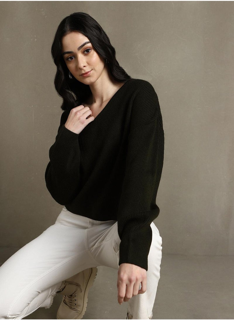 Women's Olive 100% Acrylic Solid Regular Fit Sweater