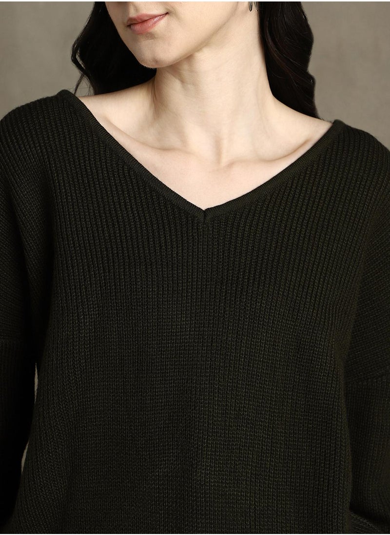 Women's Olive 100% Acrylic Solid Regular Fit Sweater