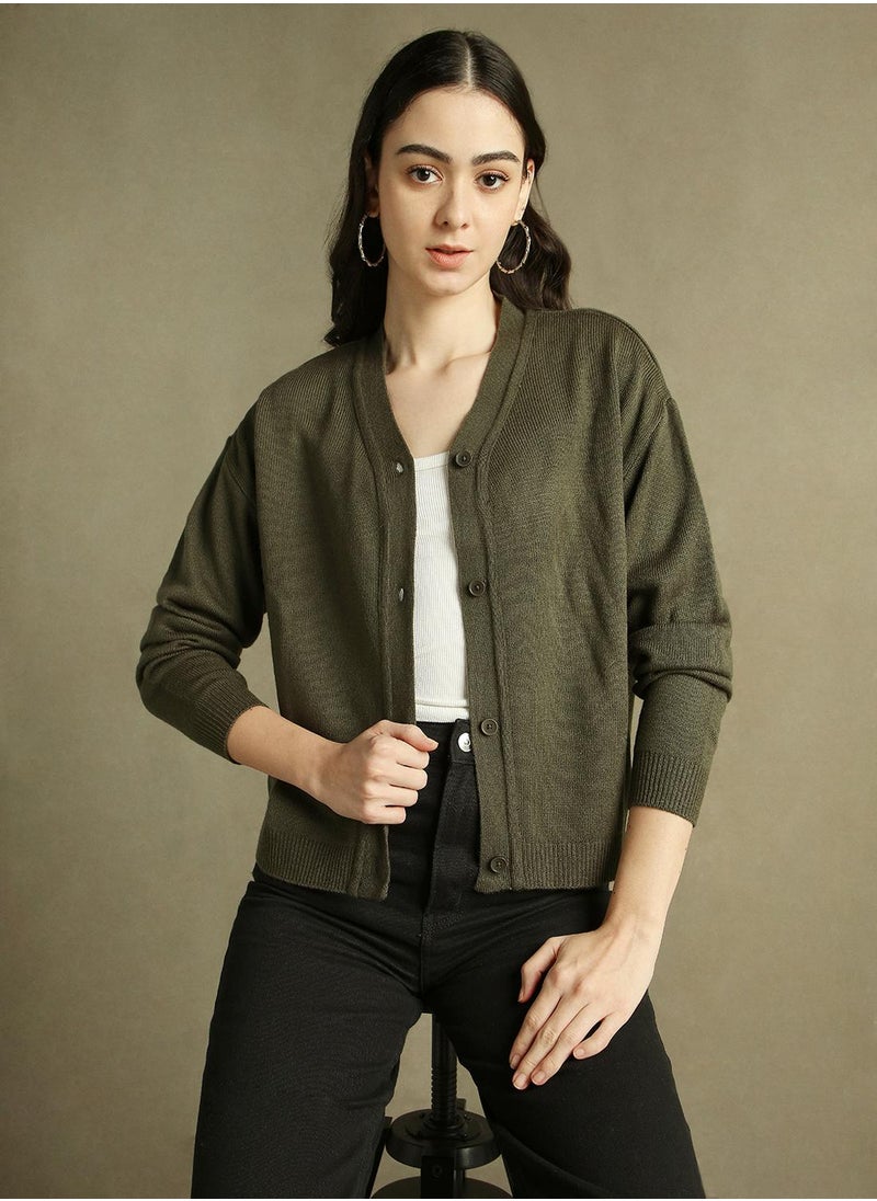 Women's Olive 100% Acrylic Solid Regular Fit Sweater