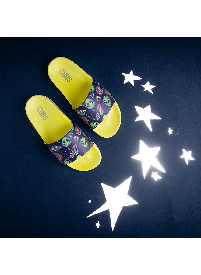 Aliens Print Everyday Wear Eco-Friendly Pvc Slides For Kids Lightweight Easy To Wash And Anti-Slip Soles