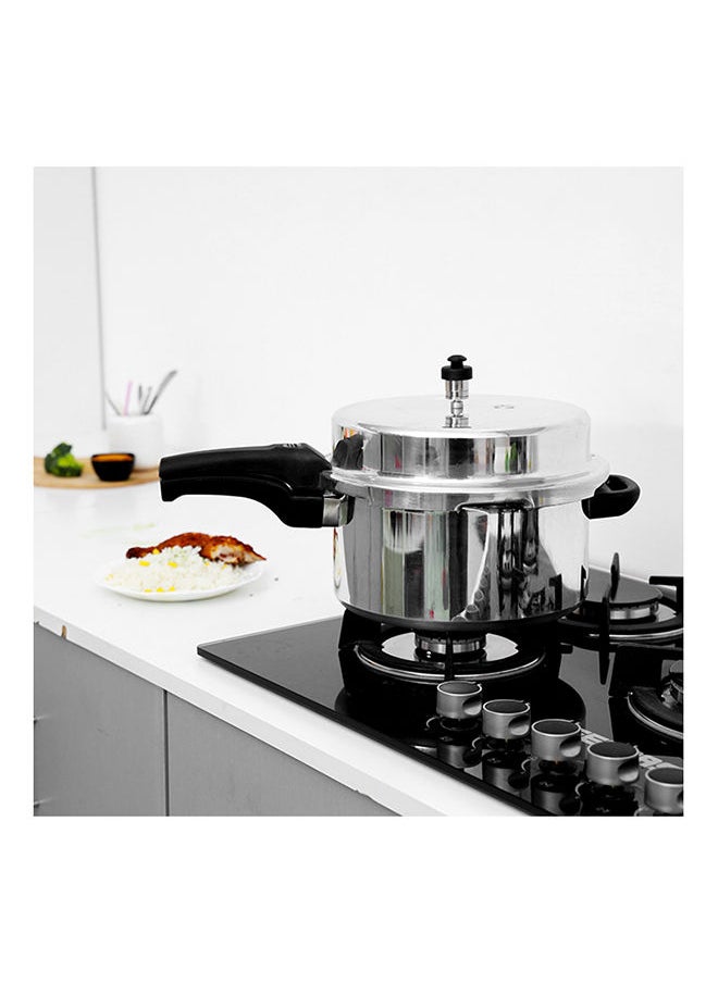 7500ml Olsenmark 7.5L Pressure Cooker - Lightweight And Durable Cooker With Lid, Cool Touch Handle And Safety Valve Silver