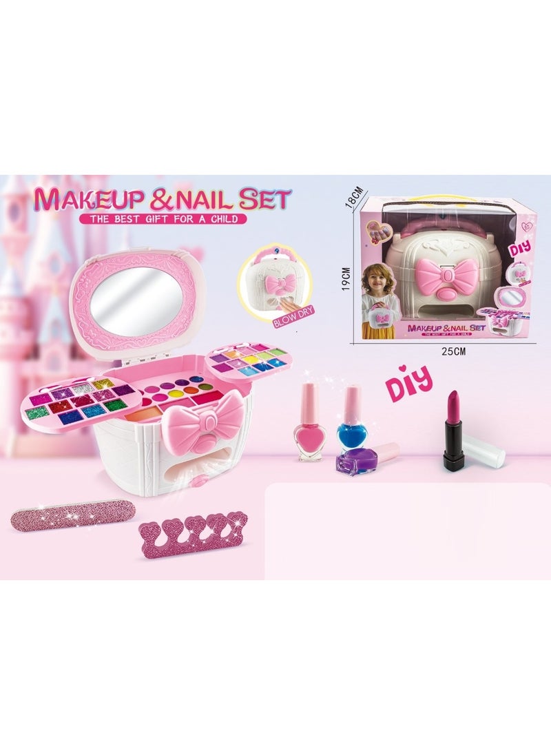 Little Glamour Makeup Kit.