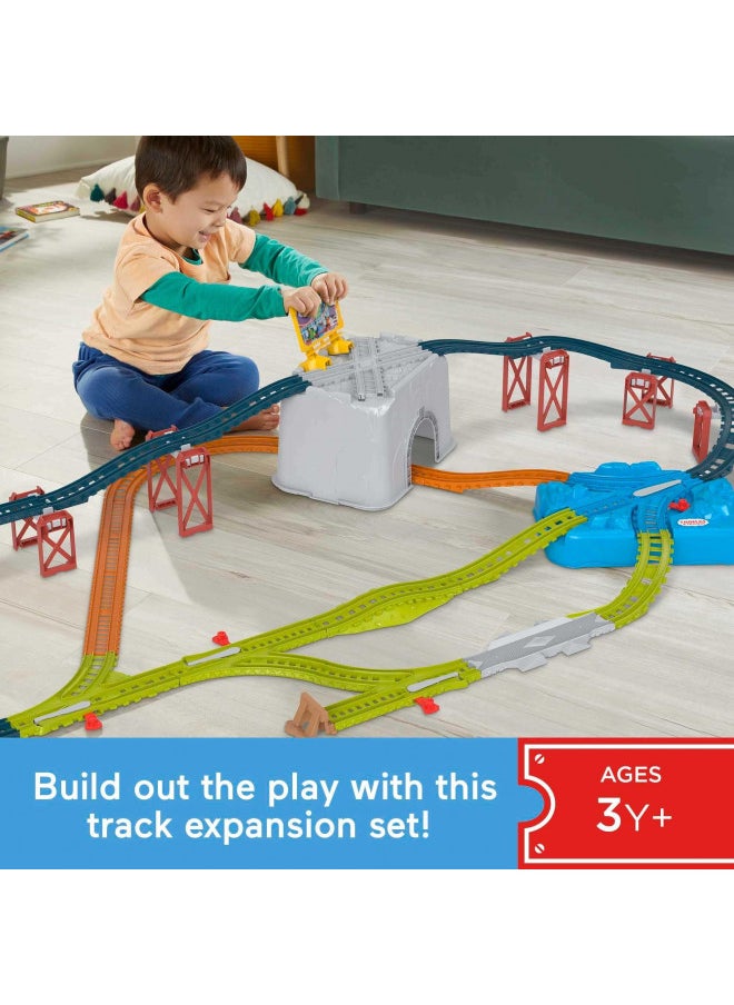 Thomas & Friends Toy Train Tracks Set, Connect & Build Bucket, 34-Piece Expansion Pack for Diecast & Motorized Trains, Age 3+ Years