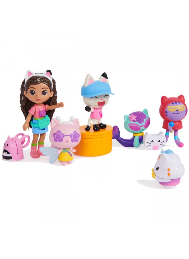 Gabby's Dollhouse, Travel Themed Figure Set with a Gabby Doll, 5 Cat Toy Figures, Surprise Toys & Dollhouse Accessories, Kids Toys for Girls & Boys 3+