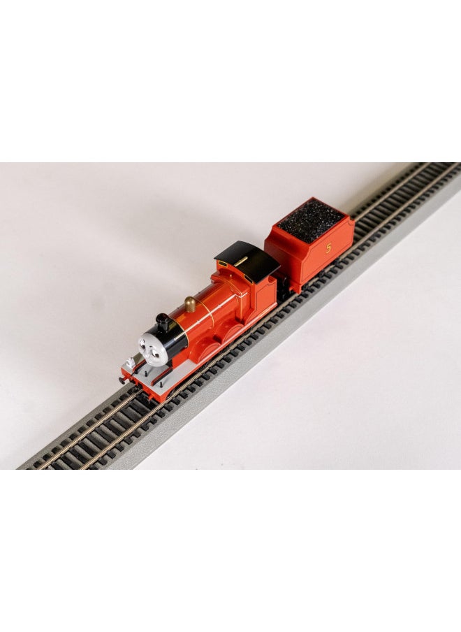 Bachmann Trains - THOMAS & FRIENDS JAMES THE RED ENGINE w/Moving Eyes - HO Scale,unisex-children