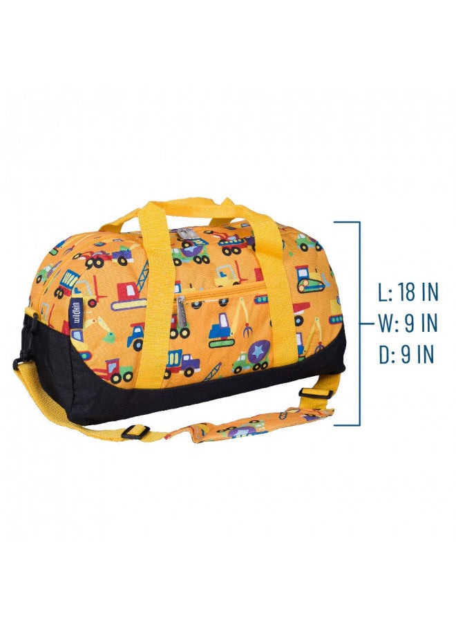 Wildkin Kids Overnighter Duffel Bags for Boys & Girls, Perfect for Early Elementary Sleepovers Duffel Bag for Kids, Carry-On Size & Ideal for School or Overnight Travel Bag (Under Construction)