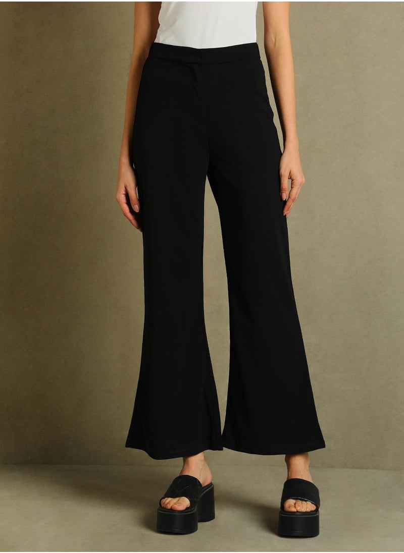 Women's Black Cotton Blend Solid Full Length Casual Straight Fit Trouser