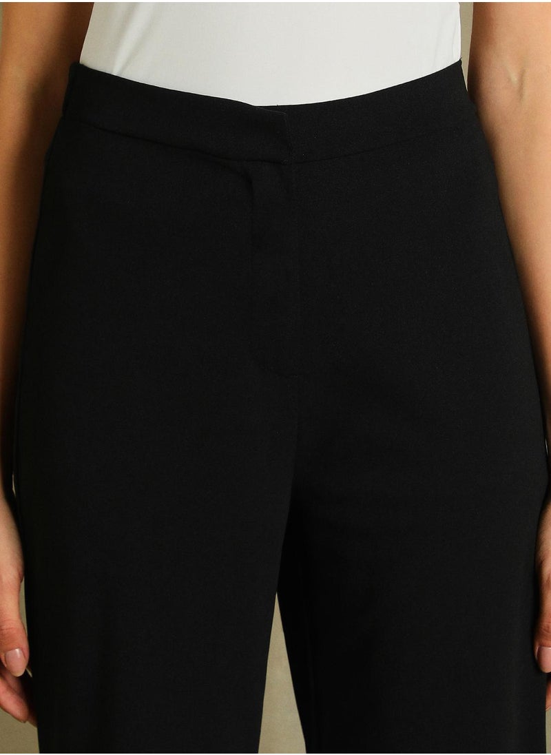 Women's Black Cotton Blend Solid Full Length Casual Straight Fit Trouser