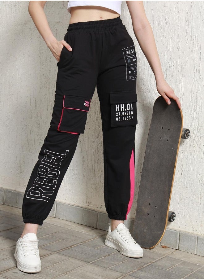 Women's Black Cotton Blend Printed Full Length Cargo Regular Fit Trouser