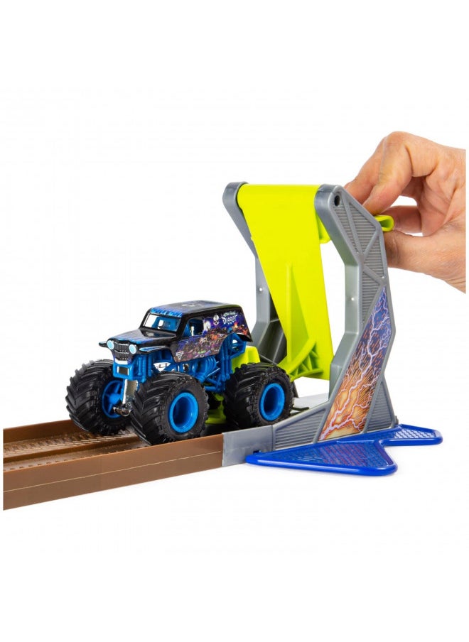 Monster Jam, Official Champ Ramp Freestyle Playset Featuring Exclusive 1:64 Scale Die-Cast Son-uva Digger Monster Truck, Kids Toys for Boys