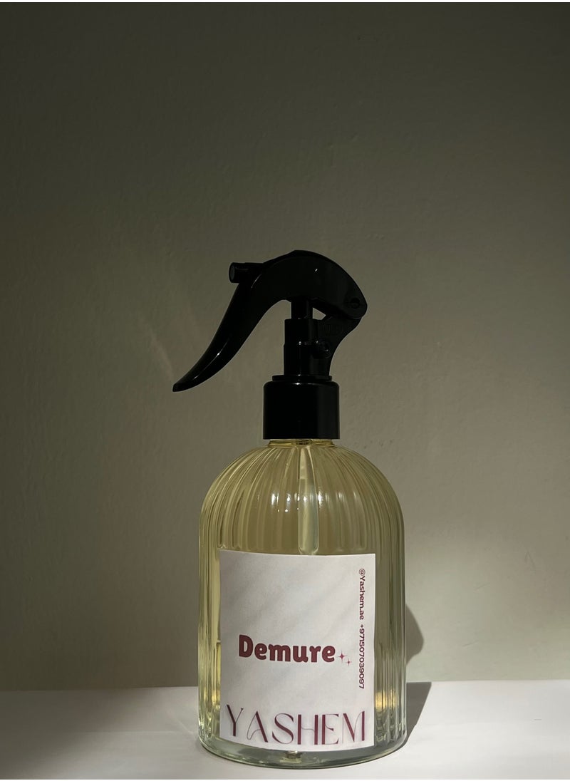 Demure Multi-Use Spray – Warm Vanilla, Lavender, Cocoa & Spice Blend for Clothes & Rooms