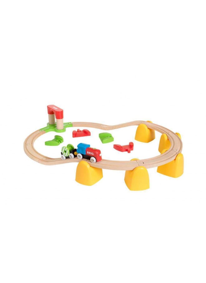 Brio World 33710 - My First Railway Battery Operated Train Set - 25 Piece Wood Train Set Toy with Accessories and Wooden Tracks for Kids Ages 18 Months and Up