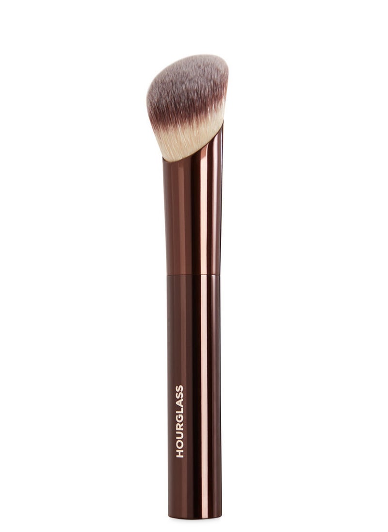 HOURGLASS Ambient Soft Glow Foundation Brush