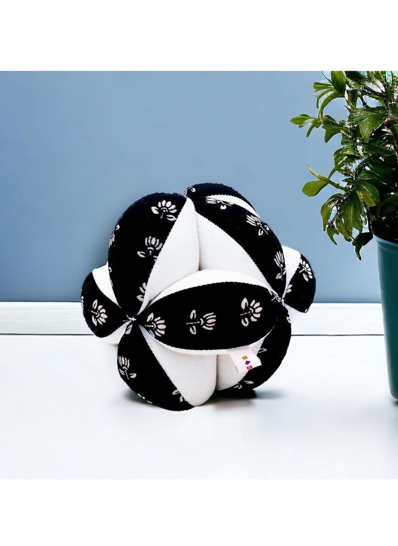 B4BRAIN Newborn Baby Rattle Clutch Ball | Hanging Toy Crib, Stroller, Car Seat | Montessori, Teething Safe | Soft, Black & White | Infant Development | Baby Shower Gift | 0,1,2,3,6 Months to 1 Year