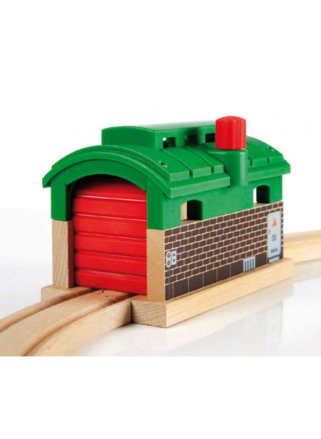 Brio World 33574 - Train Garage - 1 Piece Wooden Toy Train Accessory for Kids Age 3 and Up