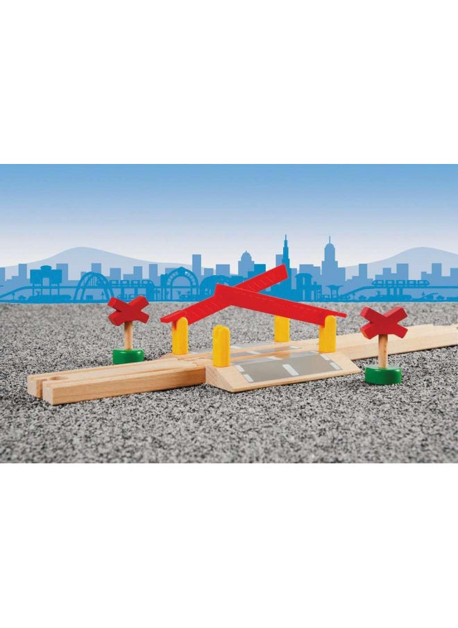 BRIO World 33388 - Railway Crossing - 4 Piece Wooden Toy Train Accessory for Kids Ages 3 and Up