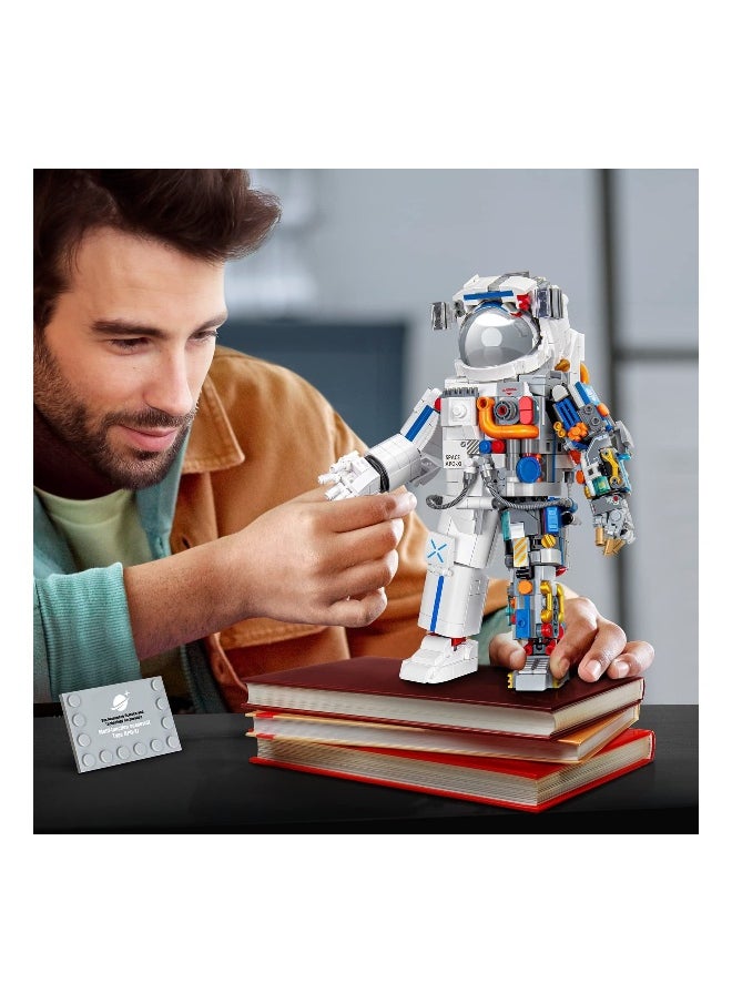 Space Exploration Astronaut Toys Building Block Kit, Collectible Mechanical Spaceman Build and Display Model, Creative Birthday Gift for Adults Kids, New 2023 (900 Pcs)