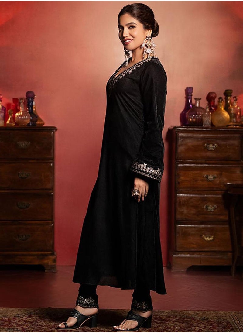 Women's Ethnic BLACK FLARED VELVET Kurta Set w dupatta