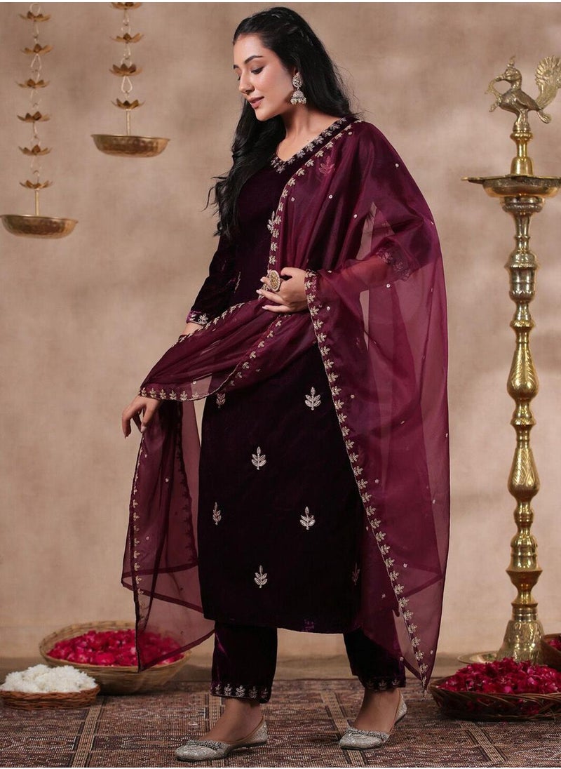 Women's Ethnic VELVET PURPLE STRAIGHT Kurta Set w Dupatta