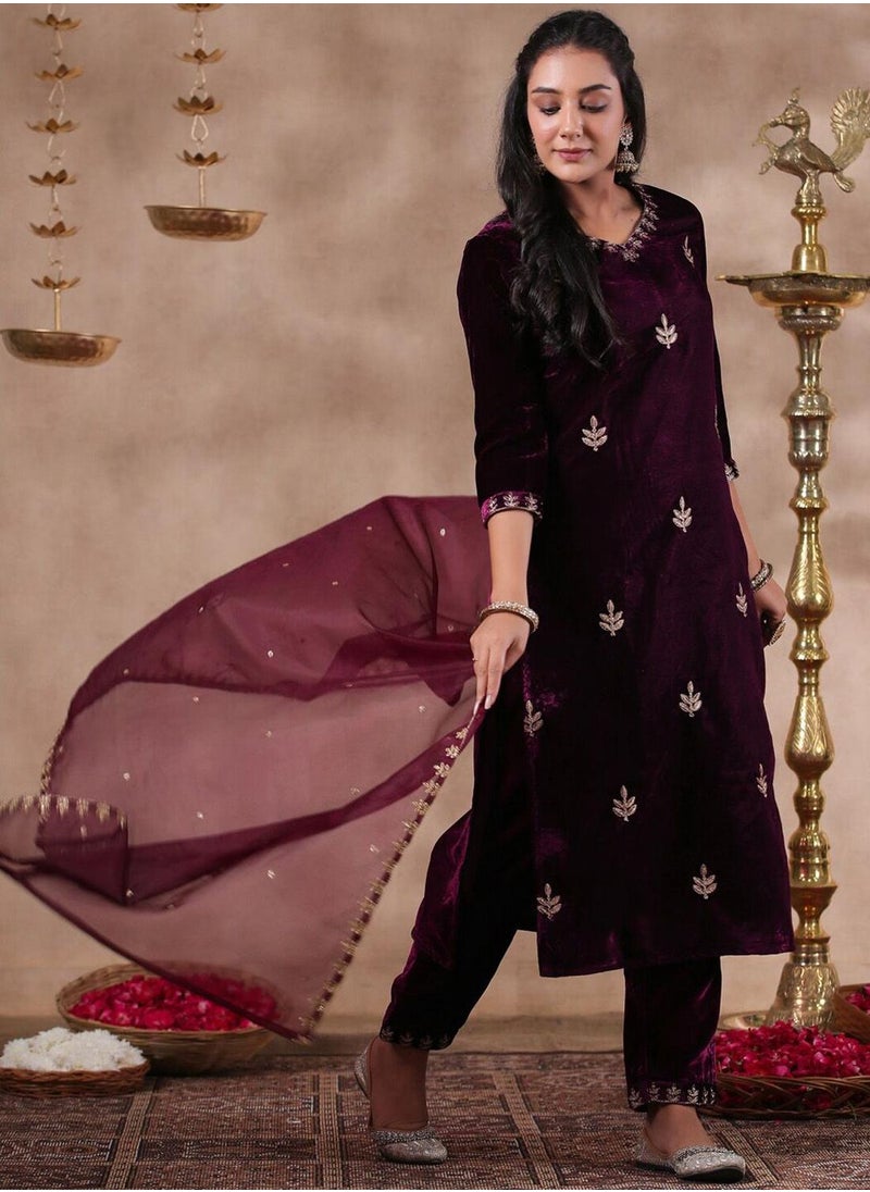 Women's Ethnic VELVET PURPLE STRAIGHT Kurta Set w Dupatta