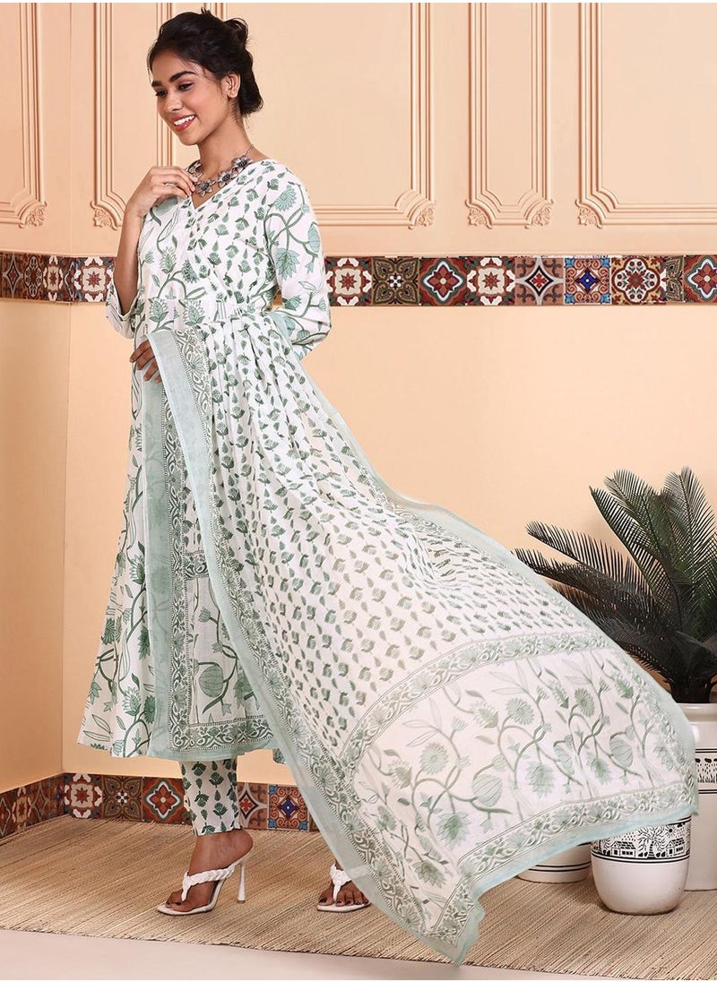 Women Light Green Cotton Kurta sets with Dupatta