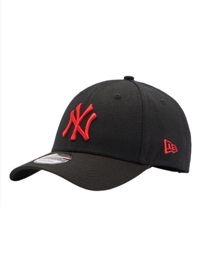 9Forty New York Yankees League Cap Black/Red