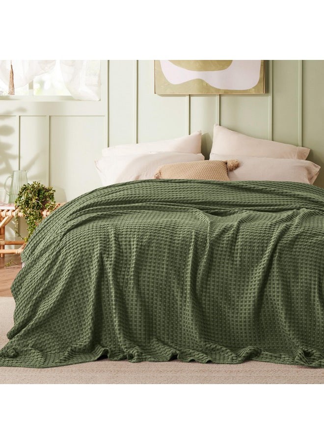 Bedsure Cooling Cotton Waffle King Size Blanket - Lightweight Breathable Blanket of Rayon Derived from Bamboo for Hot Sleepers, Luxury Throws for Bed, Couch and Sofa, Green, 104x90 Inches